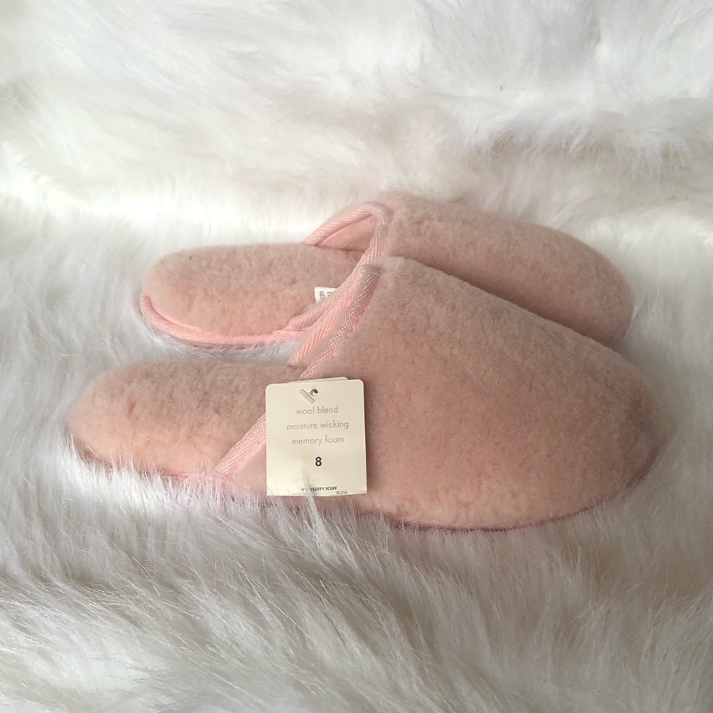 Secret Treasures Slippers Women’s Size 8 Wool Blend moisture Wicking Memory Foam